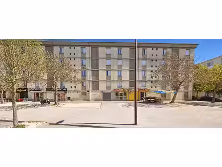 location commerce 65 m² à avignon (84000)