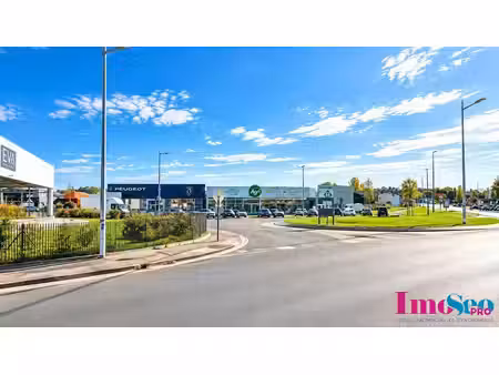 location local commercial