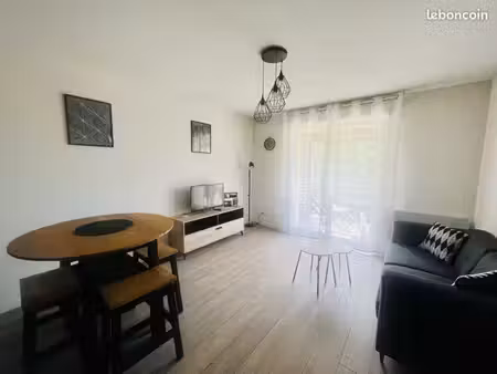 t2 entièrement meublé