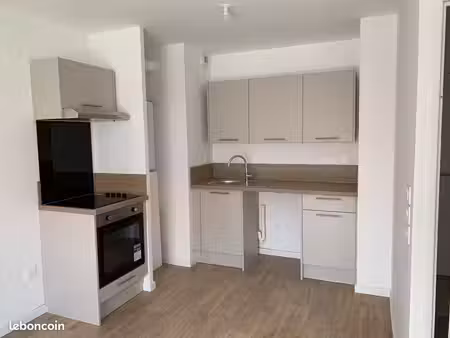 appartement . t2 . 43 62m2 habitables avec balcon