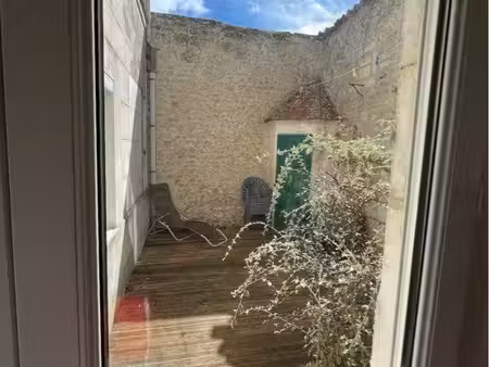 t2 meublé avec terrasse