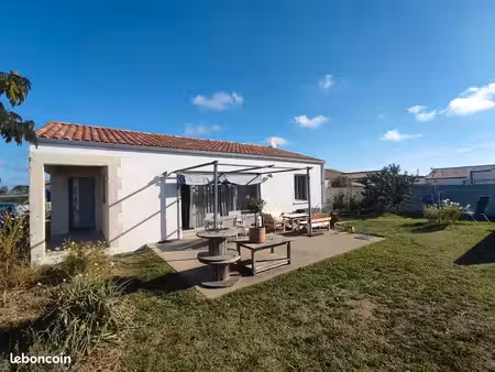 maison 84m2 à l'aiguillon sur vie