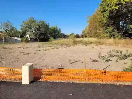vente terrain 461 m² à saintes (17100)  67 901 €