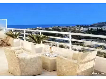 rooftop moderne et rénové avec vue panoramique à louer à mougins