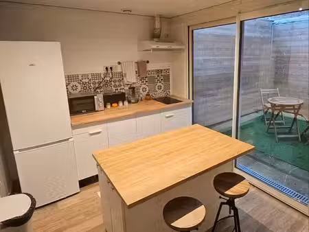 studio rdc avec espace extérieur
