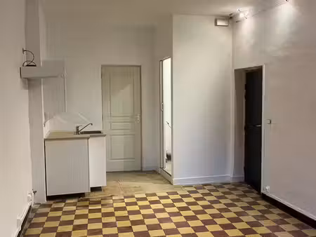 a louer – appartement rénové 27 m² – anduze