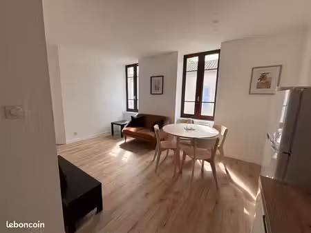 location t3 meublé refait à neuf