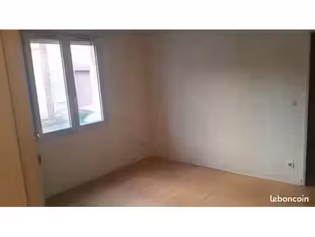 appartement t2 34 m² en rez-de-chaussée avec parking  pierres (28)