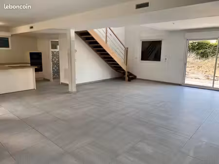 propriété 4 pièces 85 m²
