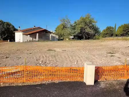vente terrain 630 m² à saintes (17100)  81 900 €