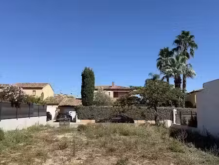 vente terrain 400 m² à hyeres (83400)  315 000 €