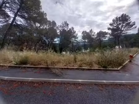 vente terrain 680 m² à salernes (83690)  97 000 €