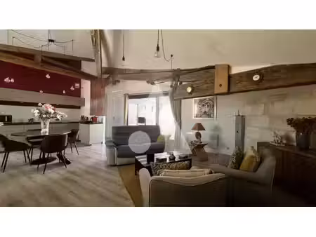 charmant appartement en plein centre de libourne.