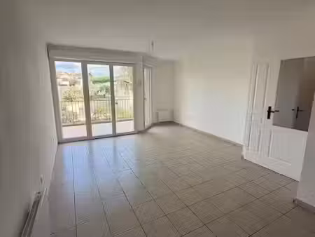 location appartement 2 pièces 41.7 m² à puget-sur-argens (83480)  830 €