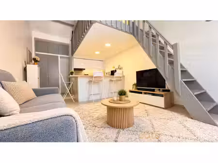 aigues mortes remparts - studio 25 m2 - rénové