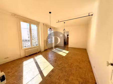 le kremlin-bicêtre — studio de 36 m²-174 400 euros- aux portes de paris  à 2 minutes du mé