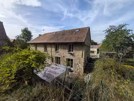 maison ancienne à rénover avec beau potentiel ? mont-notre-dame