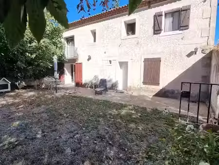 location appartement 4 pièces 97.73 m² à arles (13200)  850 €