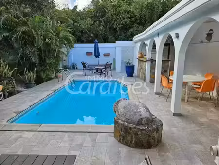location meublée appartement 2 pièces 38 m² à saint-martin (97150)  950 €