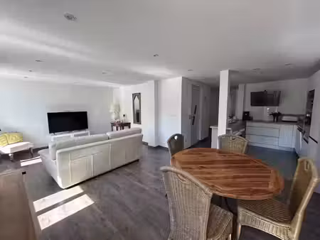location meublée appartement 3 pièces 74.2 m² à sanary-sur-mer (83110)  1 530 €
