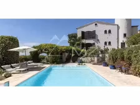 villa avec piscine en bord de mer tourrettes-sur-loup (06)