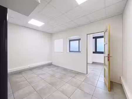 location bureau 1 pièce 34 m² à la seyne-sur-mer (83500)