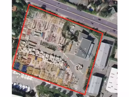 location local d’activités gémenos 13420 650m²