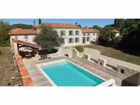 maison avec piscine et terrasse bernay-saint-martin (17)