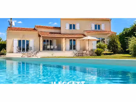 maison avec piscine et terrasse saint-hilaire-de-brethmas (30)