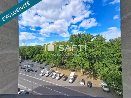 bel appartement avec balcon et belle vue sur forêt