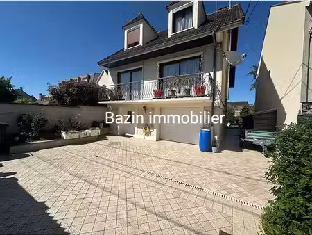 maison - 220m ²