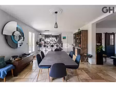 maison familiale sur sous-sol total de 6 pieces ( environ 138m²) à soisy-sur-seine