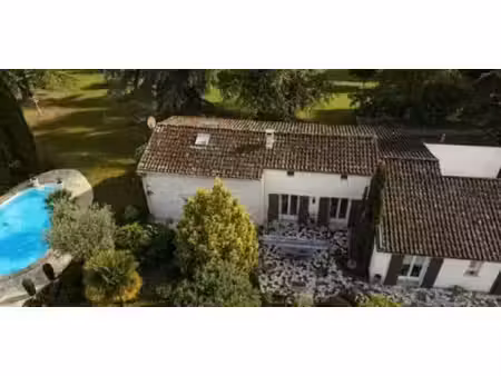 voeuil et giget. maison 130 m² avec terrain et piscine