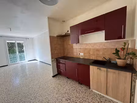 appartement t3 de 65m² dans le centre de pélissanne