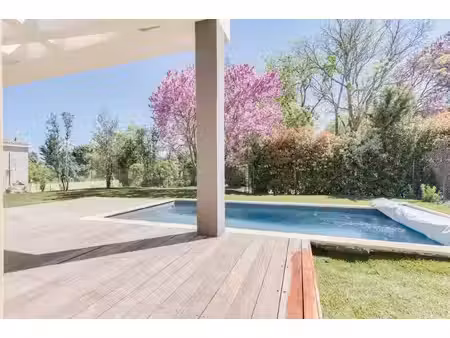 villa neuve livree: t5 avec jardin et piscine -frais de notaire réduit