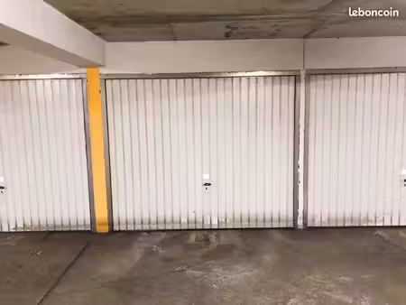 garage en sous-sol gratte ciel rue hippolyte kahn / rue racine - villeurbanne