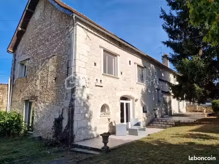 maison 8 pièces 289 m²
