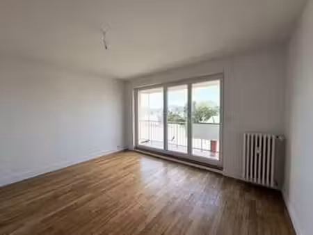 location appartement 3 pièces meublé à rennes fougères (35000) : à louer 3 pièces meublé /