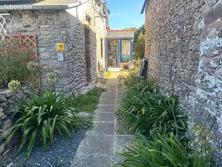 maison 8 pièces 80 m²