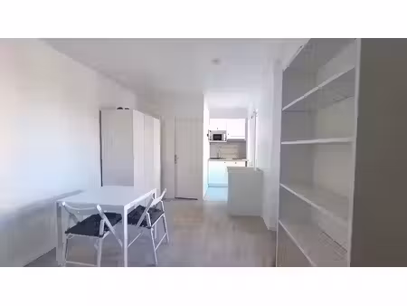 location meublée appartement 1 pièce 19 m² à fontainebleau (77300)  620 €