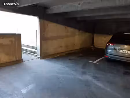 parking couvert rue félix faure (face pôle bus)