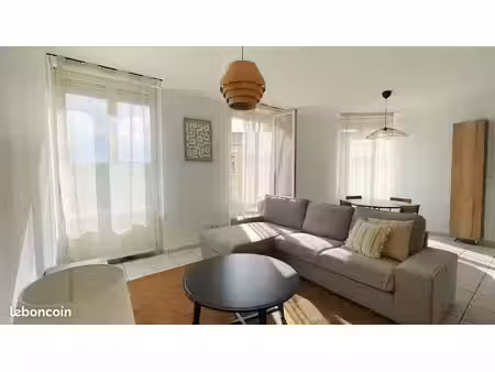 t3 meublé 66 m² – 715 cc – rénové – particulier