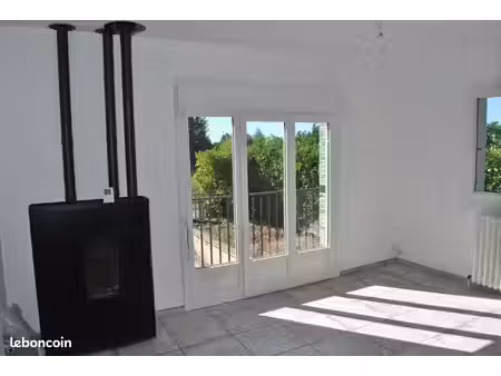 maison 70m² à louer à pocé-distré
