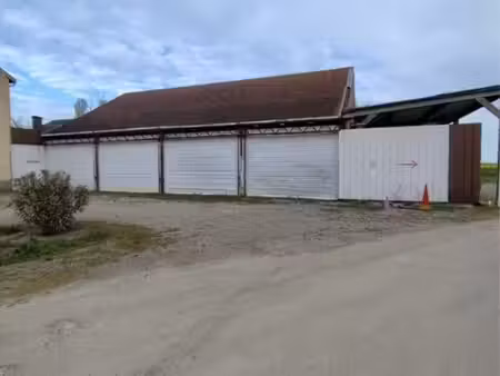 terrain de stockage à louer