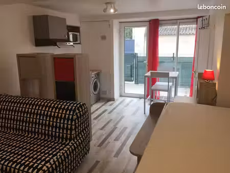 loue studio meublé en rdc