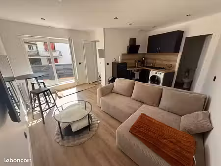 studio neuf et cosy avec terrasse privé
