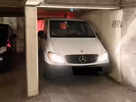 parking env. 12 m² nantes centre  quartier viarme/rue russeil