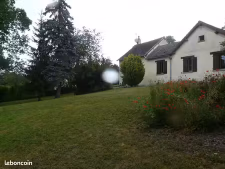maison avec jardin paysager