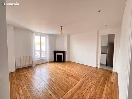 centre clichy proche métro appartement 3 pieces lumineux