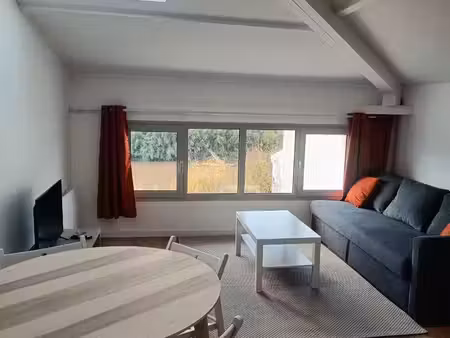 t2 libourne location